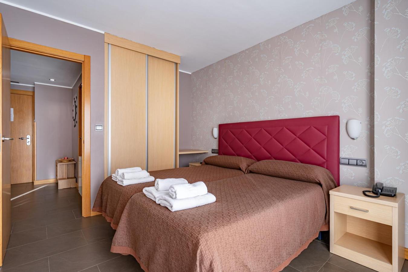 One-Bedroom Apartment,1742948887:JPEG